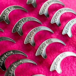 Jurassic Park, Clever Girl Velociraptor Enamel Pin