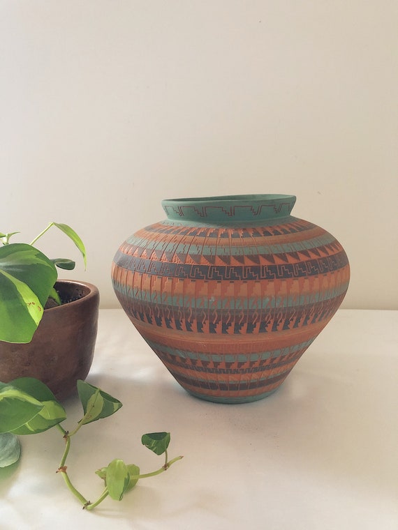 Vintage Hand Etched and Hand Painted Navajo Pottery Pot / Authentic Native American Stunning Pottery Southwest Decor / SIGNED