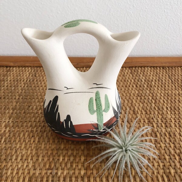 Vintage Native American Pottery Wedding Vase / Vintage Southwestern Decor / Vintage Desert Cactus Southwestern Boho Decor