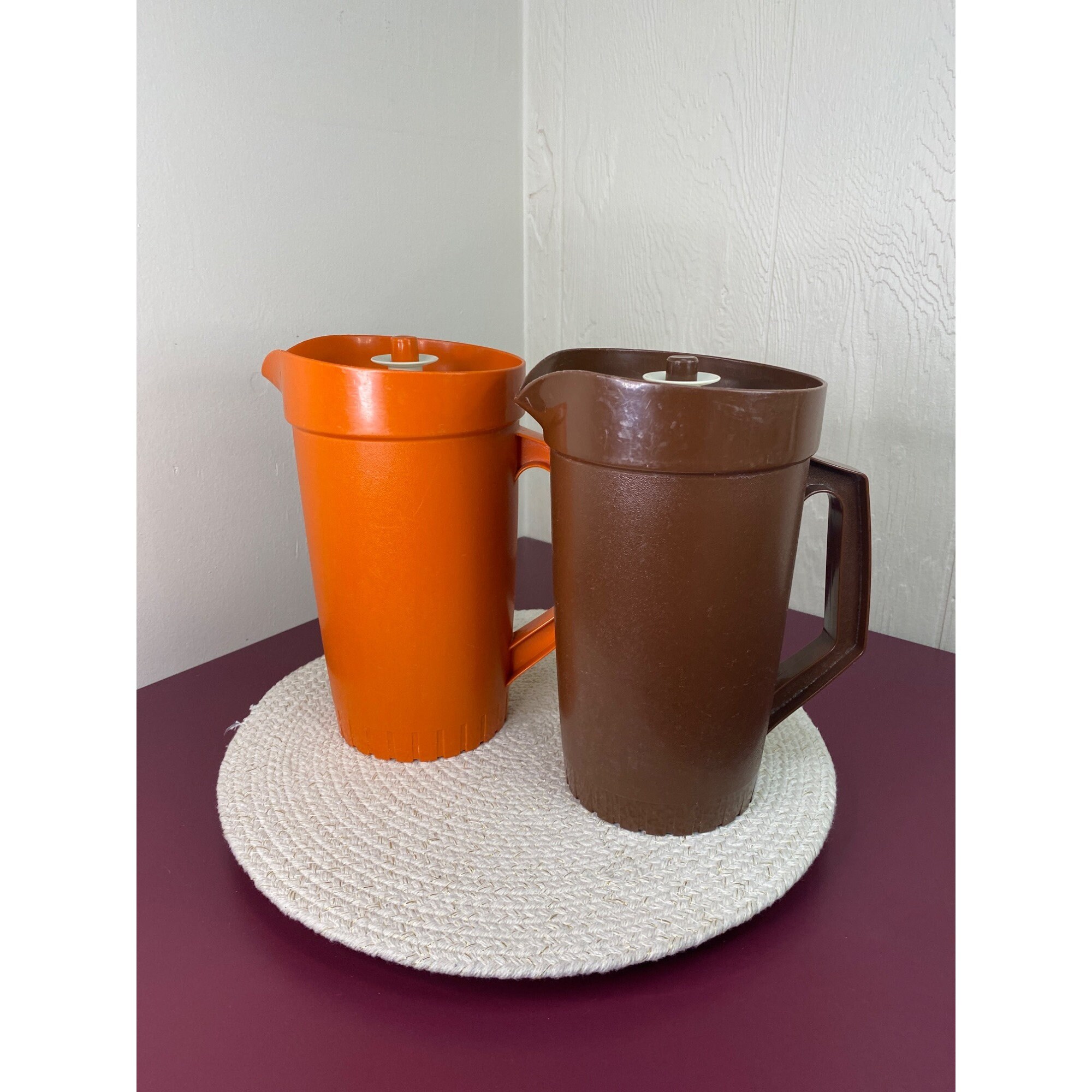 Vintage Tupperware 2 Quart Tan Pitcher With Original Button Lid 800-9