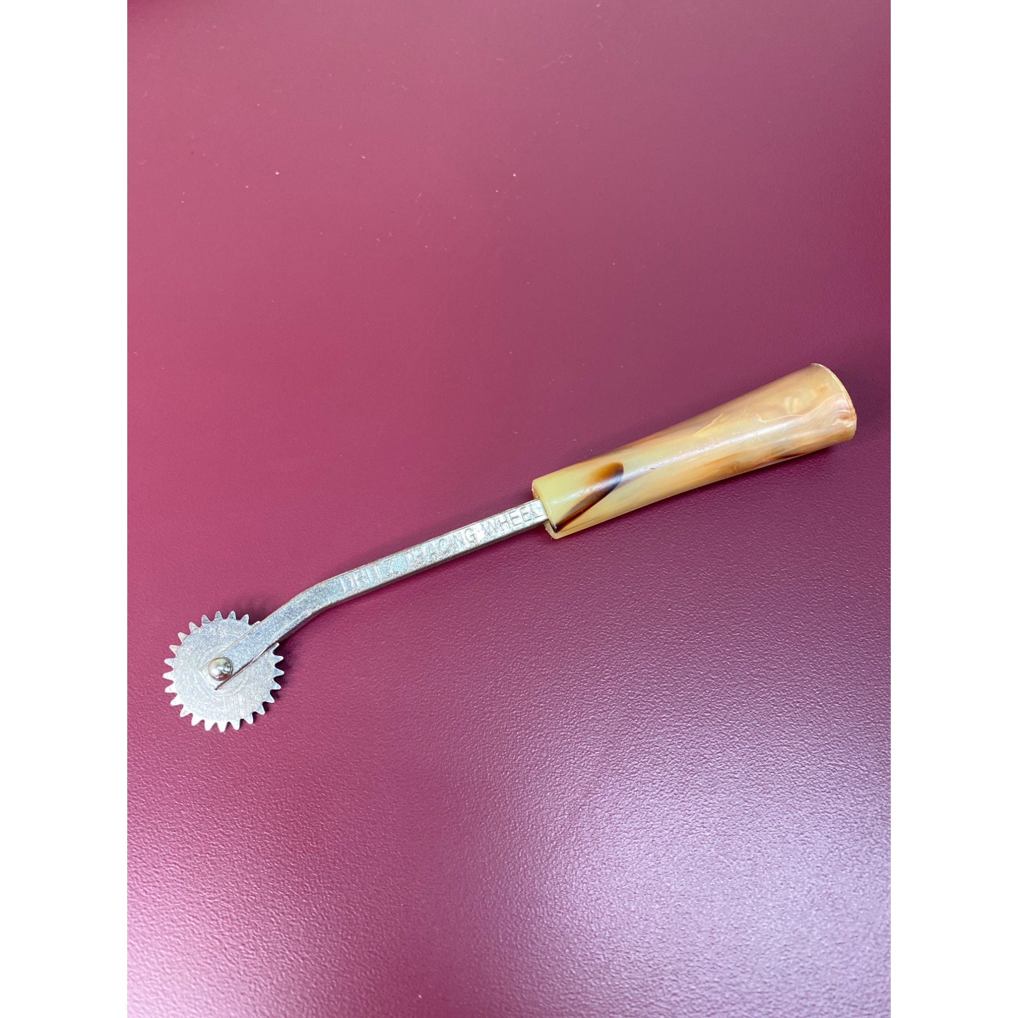 Vintage Dritz Tracing Wheel With Bakelite Handle Tortoise Shell Design ...