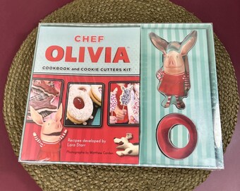 Chef Olivia Cookbook And Cookie Cutter Kit Story with Cooking Instructions NIP