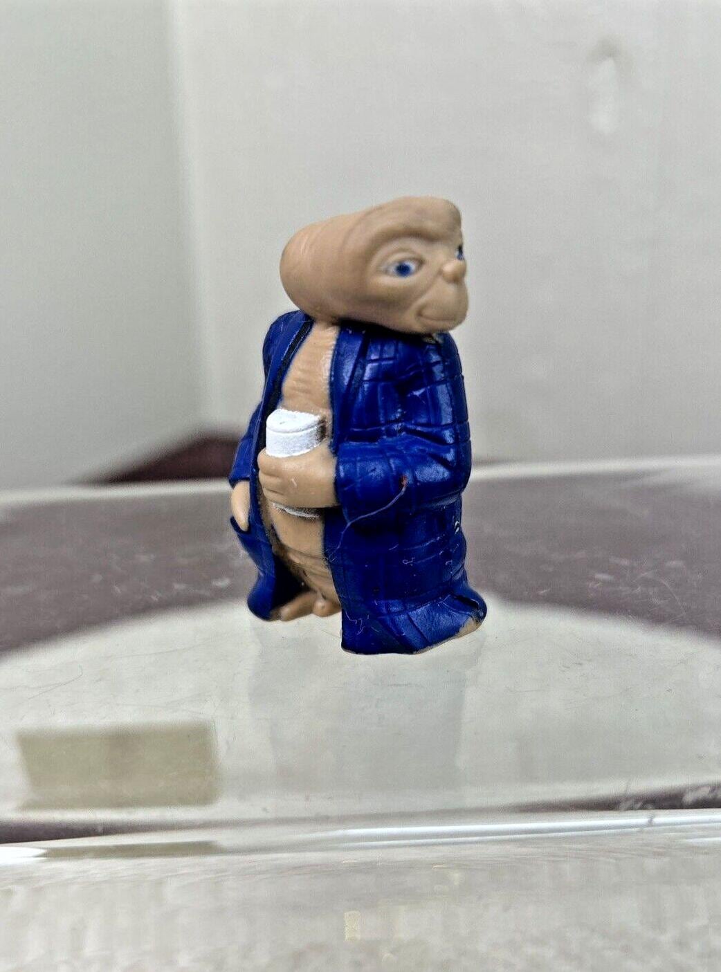 E.T. Vintage 1982 Universal Studios PVC Figurine Figure Blue Robe