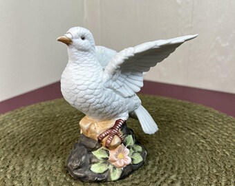 Vtg Ceramic Porcelain White Dove Resting On A Rock Figurine