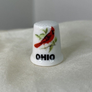 Fricke Cardinal Porcelain Thimble Vintage Collectible Ohio Travel Souvenir