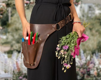 Leather Florist Tool Belt, Personalized Florist Tool Bag, Plant Mom Gift Bag, Gardening Apron, Florist Garden Apron, Florist Bag