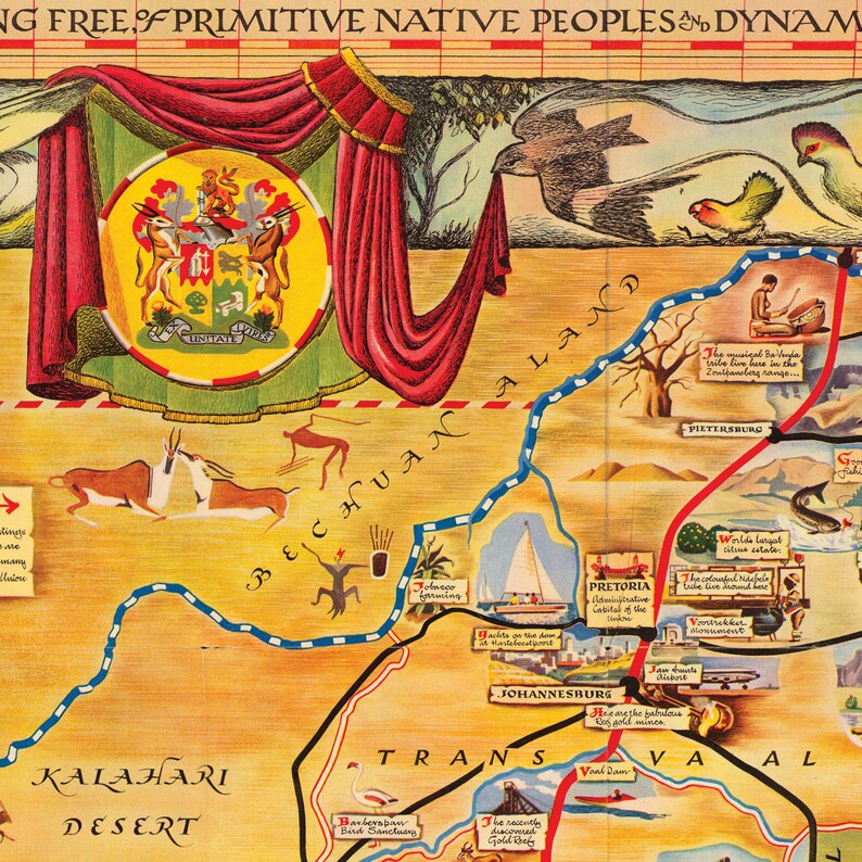 Pu&ograve; includere: Una mappa vintage del Sudafrica con un'illustrazione colorata dello stemma della Repubblica del Sudafrica. La mappa mostra la posizione del Bechuanaland, del Transvaal e dello Stato Libero dell'Orange. La mappa include anche illustrazioni di animali, uccelli e persone.