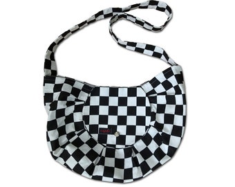 Umhängetasche Schachbrettmuster, Schultertasche sportlich, Tasche schwarz-weiß, Tasche mit Checkerboard Muster, Emo Style Tasche,Retrotasche