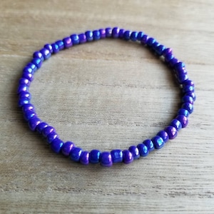 Iridescent Blue Violet glass seed bead bracelet, stretch bracelet, blue bracelet, purple bracelet, everyday bracelets, stackable bracelets