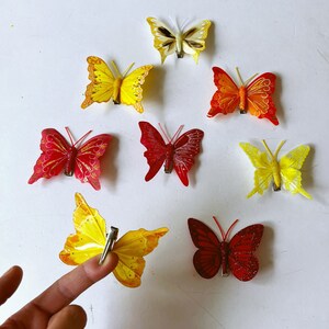 Papillons artificiels avec ou sans épingles, vrai papillon, papillon plume 3D, décoration de chambre d'enfant, couronne de fleurs, décorations de chapellerie image 2