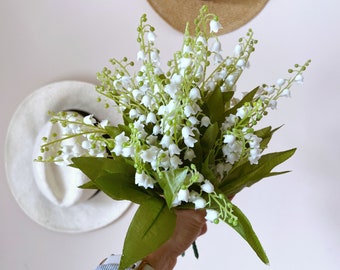 Weißer Maiglöckchenstrauß, 30 cm, Braut- oder Hochzeitsstrauß, Frühlingsvasenarrangement, Kunstblumen in Vase, Weiße Convallaria