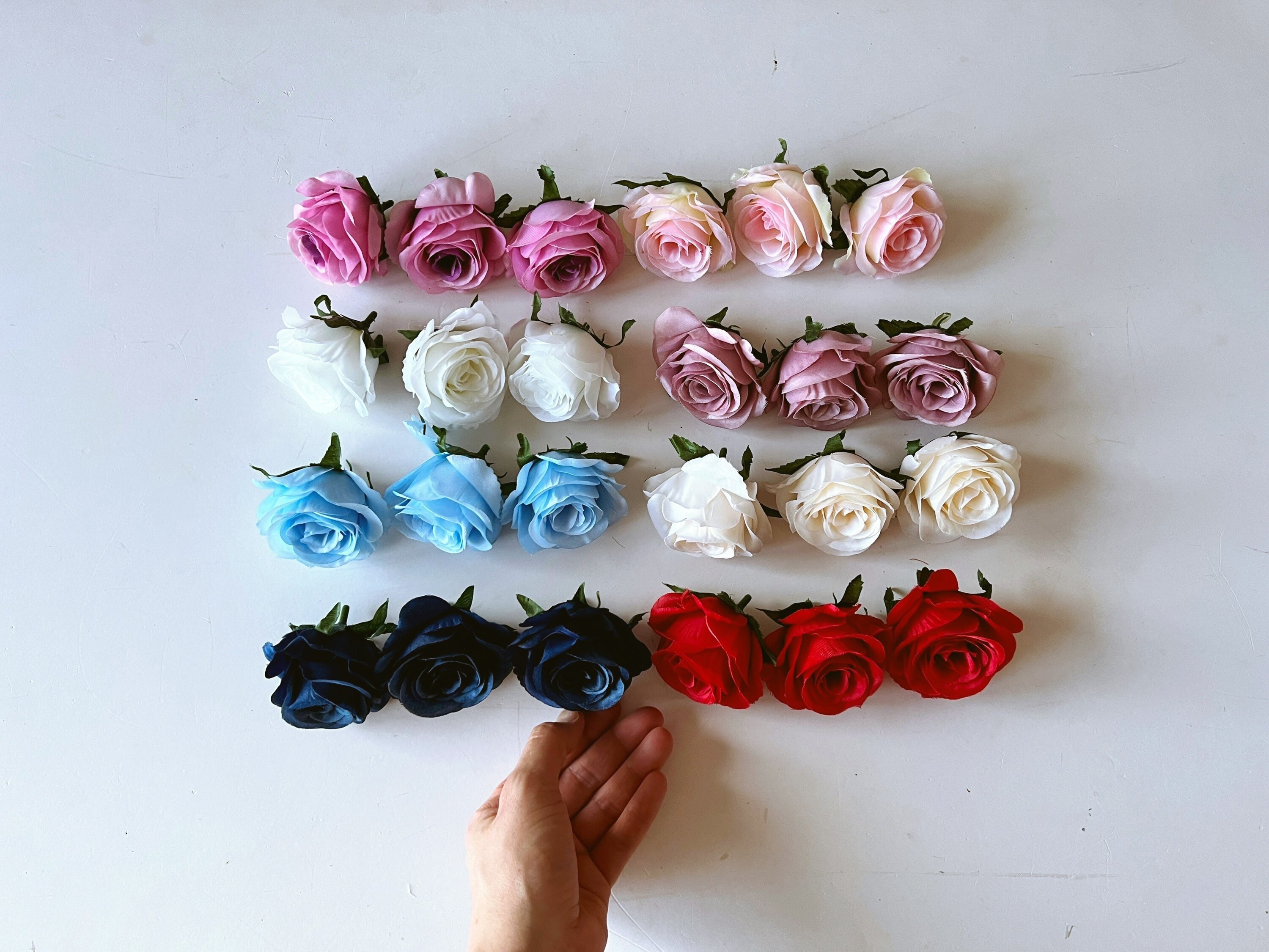 50Pcs 3Cm Mini Artificial Roses Heads Silk Flower Fake Flowers Small Flowers  for Crafts Wedding Party