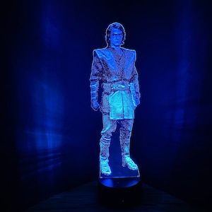 Anakin Skywalker Hologram LED Light: Star Wars 3D Desk Lamp