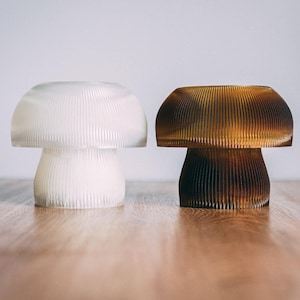 Retro Mushroom Lamp, Battery-Powered Mid Century Table Lamp, 70s Style Mushroom Light, Art Deco Home Decor, Small Nightstand Lamp