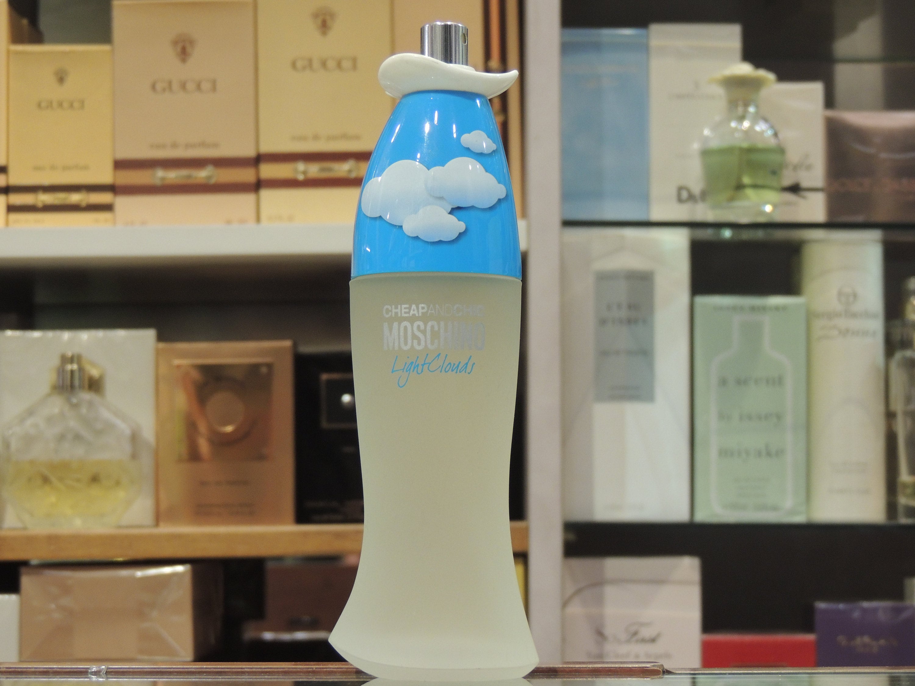 Moschino light cloud sale
