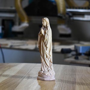Hand Carved Maple Virgin Mary Statue – Christian Religious Icon image 4