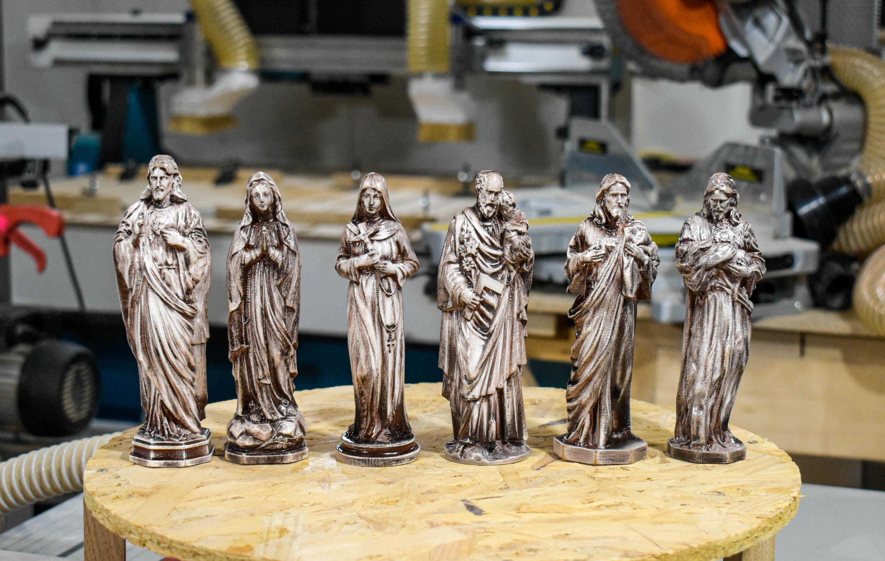 宗教的置物 高品質 セット キリスト教の聖人像 蓄光タイプ Amazon.co