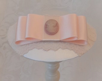 Fascinator Cream White Apricot Bow Gemme "Julie" Headpiece Hat Headpiece Wedding Elegant Romantic Accessory Festive