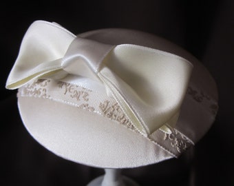 Bibi mariée crème beige noeud "Marthe" casque chapeau casque mariage élégant accessoire romantique festif