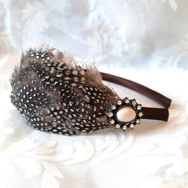 Festlicher Haarreif Fascinator in Braun mit Federn und Strass "Sylvie"