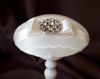 Bridal headpiece fascinator white rhinestone lace wedding headpiece "Sophie" bridal fashion hat festive romantic bridal jewelry elegant celebration