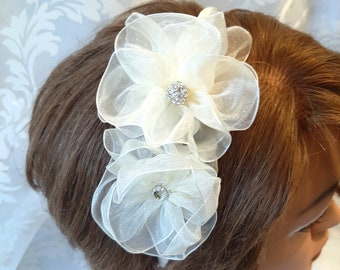 Braut Kopfschmuck Haarreif Fascinator in Creme Ivory mit Blumen "Catherine" elegant und festlich