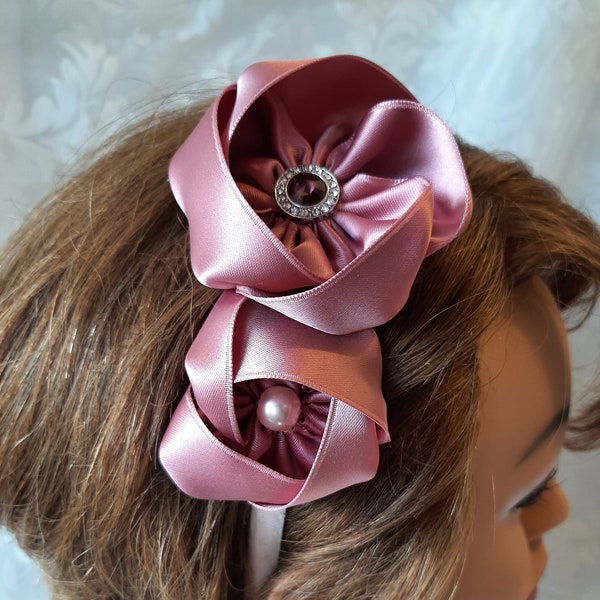 Braut Kopfschmuck Reif Haarreif aus Rosa Satin Fascinator "Rosalind" auch perfekt für Taufe Party Abiball