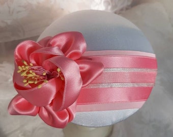 Braut Kopfschmuck Fascinator Hut Headpiece Pink Weiß Rosa "Claudine" Hochzeit Taufe Abschlussball Jubiläum Party festlich