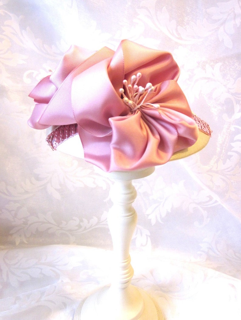 Braut Kopfschmuck Fascinator Hut Headpiece Creme Rosa Altrosa Jeanette elegant Hochzeit Taufe Abschlussball afbeelding 9