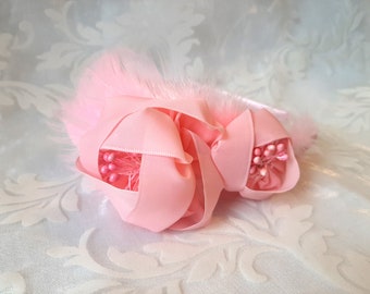 Braut Kopfschmuck Reif Haarreif aus Rosa Satin Fascinator "Rose" auch perfekt für Taufe Party Abiball