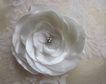 Braut Kopfschmuck Stoffblume Haarklammer Brosche Blume Creme Hochzeit "Orientale" Brautschmuck Brautmode festlich elegant romantisch Taufe