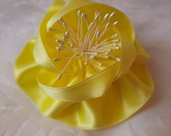 Bridal brooch clip flower rose yellow "Louise" - a magical accessory for festive occasions!