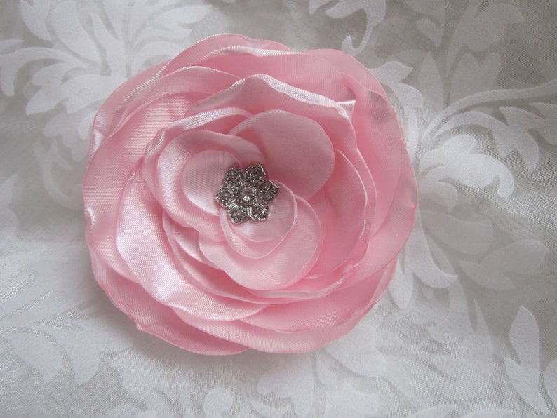 Rosa Stoffblume Braut Brosche Klammer mit Strass Bijou Rose Hochzeit Accessoire Brautschmuck romantisch elegant festlich Jubiläum zdjęcie 1