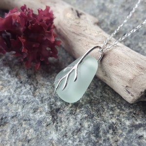 Sea glass pendant. Seaweed detail. Sterling silver. Ocean jewelry. Gift for her. Beach glass necklace. Gift for beach lover.