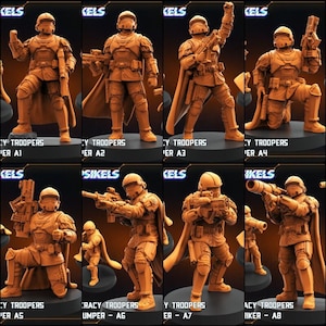Könnte beinhalten: Acht Miniaturfiguren von Soldaten aus orangefarbenem Kunststoff, jede mit einer anderen Pose und Waffe. Die Figuren sind mit dem Text "Y Troopers" und "ACY Troopers" beschriftet.