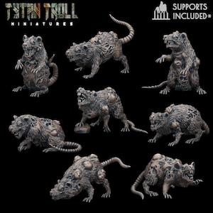 Może przedstawiać: Osiem szczegółowych figurek miniaturowych przedstawiających groteskowe, zmutowane szczury w różnych pozach. Szczury są rzeźbione z realistycznymi fakturami i skomplikowanymi detalami, w tym odsłoniętymi kośćmi i mięsem. Miniaturki są pomalowane w odcieniach szarości i brązu, tworząc realistyczny i niepokojący wygląd.