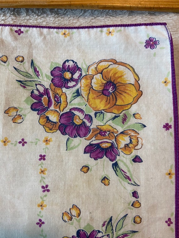 Vintage 1940s Handkerchief in Floral Motif - image 1