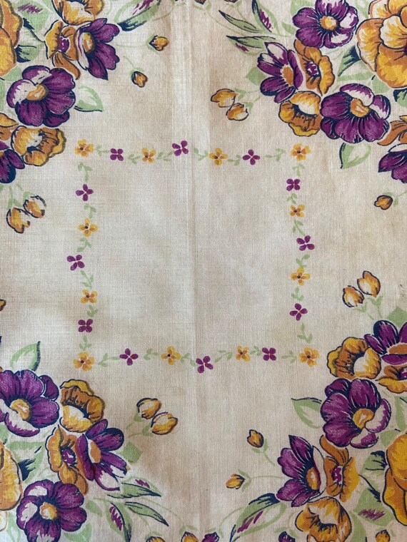 Vintage 1940s Handkerchief in Floral Motif - image 2