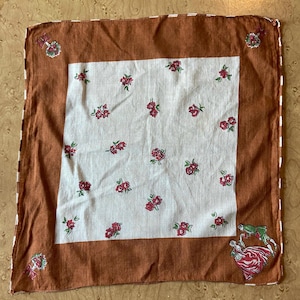 Vintage 1940s Novelty Print Floral hankie Handkerchief Hanky