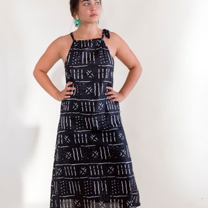 Black and white wax print summer dress image 4