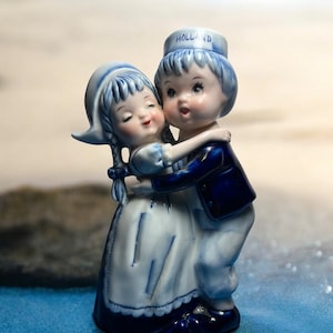Blue Delft 7” Boy-Girl Figurine