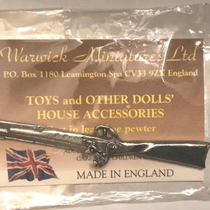 Warwick Doll House Miniatures Pewter Rifle Made in England.