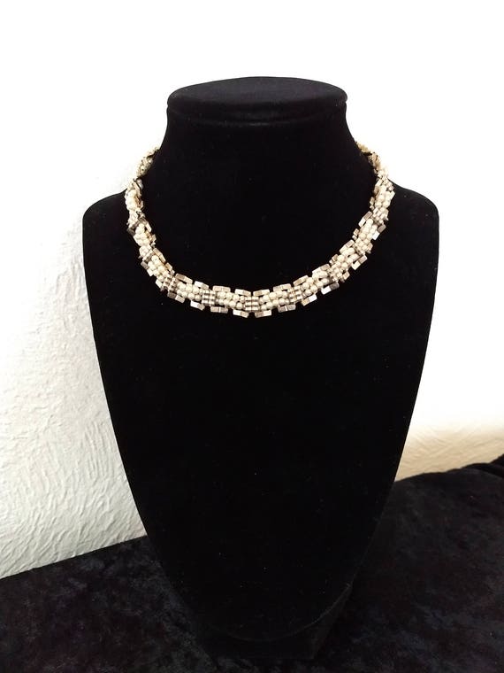 Fab Mid-Mod Gold and Pearl Necklace! - image 4