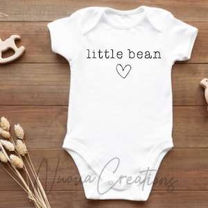 Little Bean SVG / File di taglio / Download digitale / Di tendenza / Nuovo bambino svg / Bambino svg / Baby Shower svg