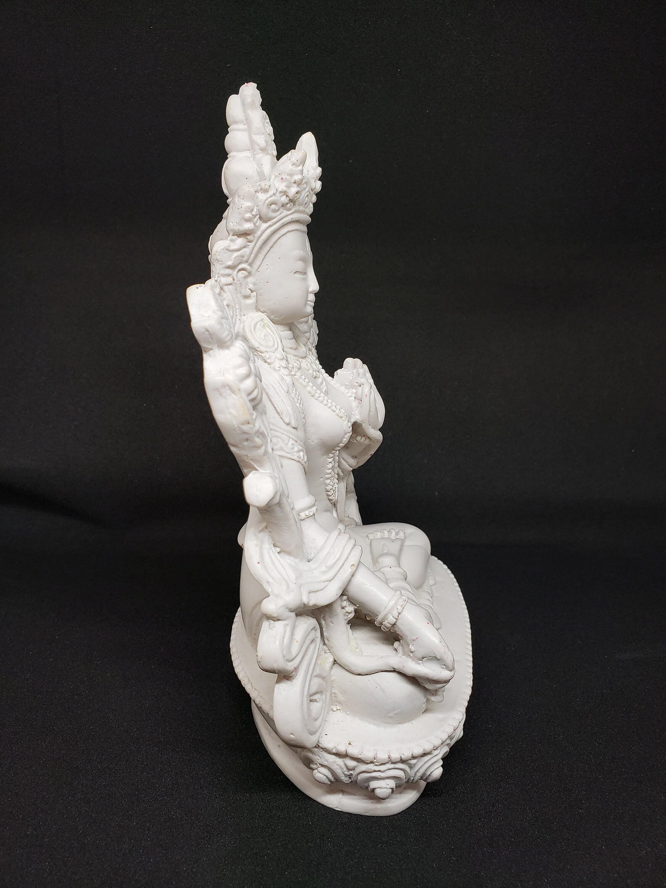white resin garden statues