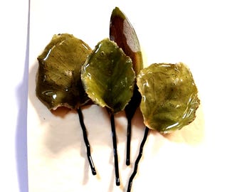 4x Simple hand made light green leaf hair pins