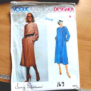 2073 Vogue American Designer, Jerry Silverman, dress / maternity dress pattern, size 14  (Used complete with instructions)