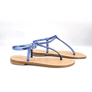 Blu Leather Capri Sandals custom heel flat to 4 cm Italian Sandals infradito caprese in pelle laminata blu, fatto a mano su misura image 2