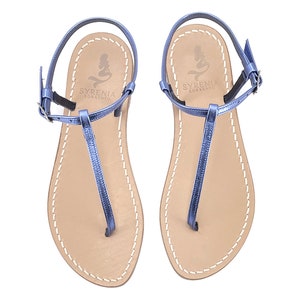 Blu Leather Capri Sandals custom heel flat to 4 cm Italian Sandals infradito caprese in pelle laminata blu, fatto a mano su misura image 1