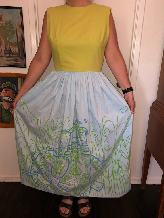 Whimsical 1960s Vested Gentress hand screened elep